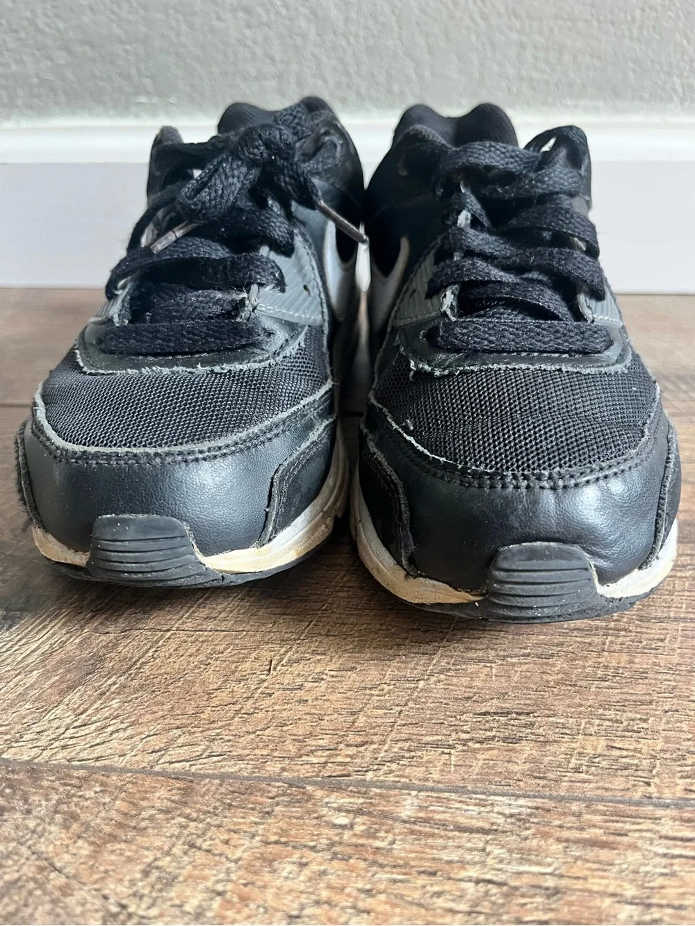 Nike Air Max Wright youth sneakers in the 'Black Volt' size 2